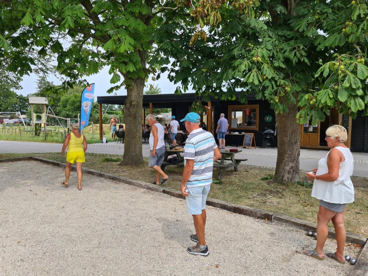 Chalet 511 Op Recreatiepark De Wielen Sint Maarten Kültér fotó